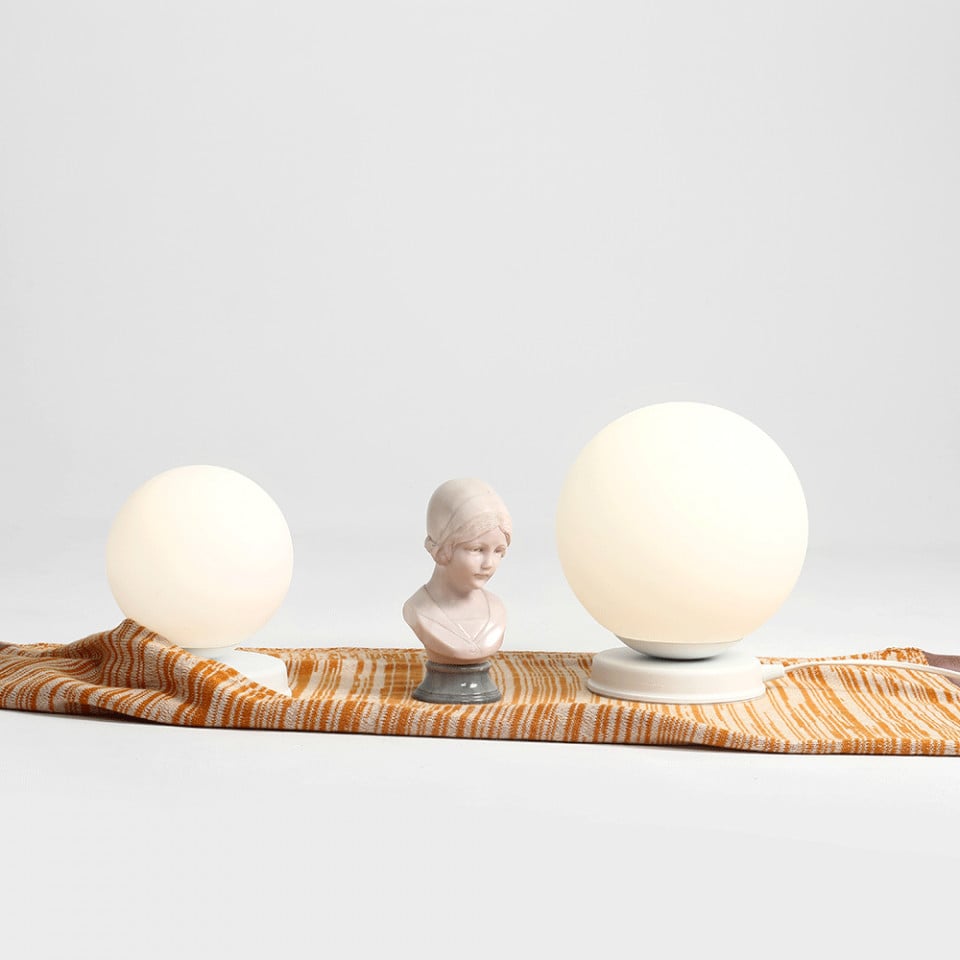 Veioza alba din sticla 23 cm Ball M Aldex