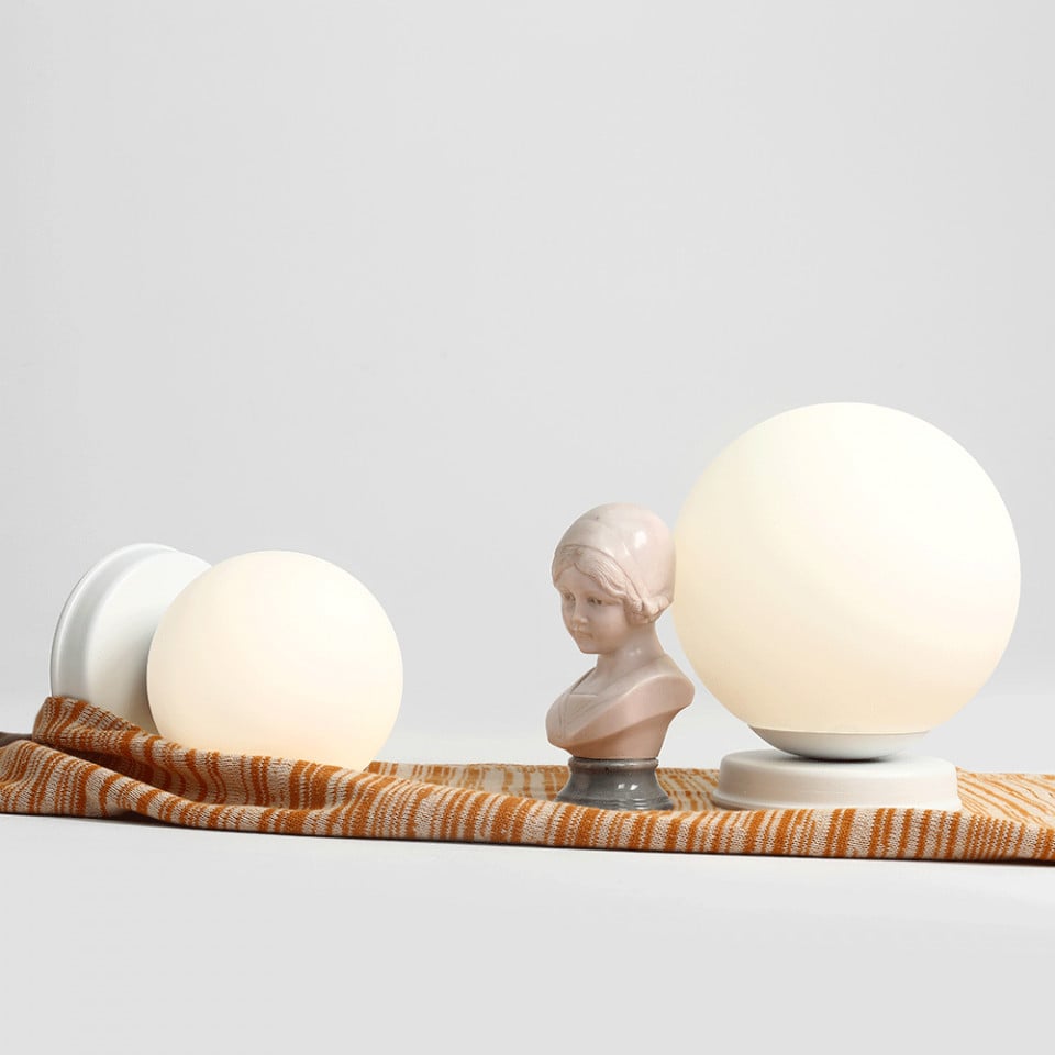 Veioza alba din sticla 23 cm Ball M Aldex