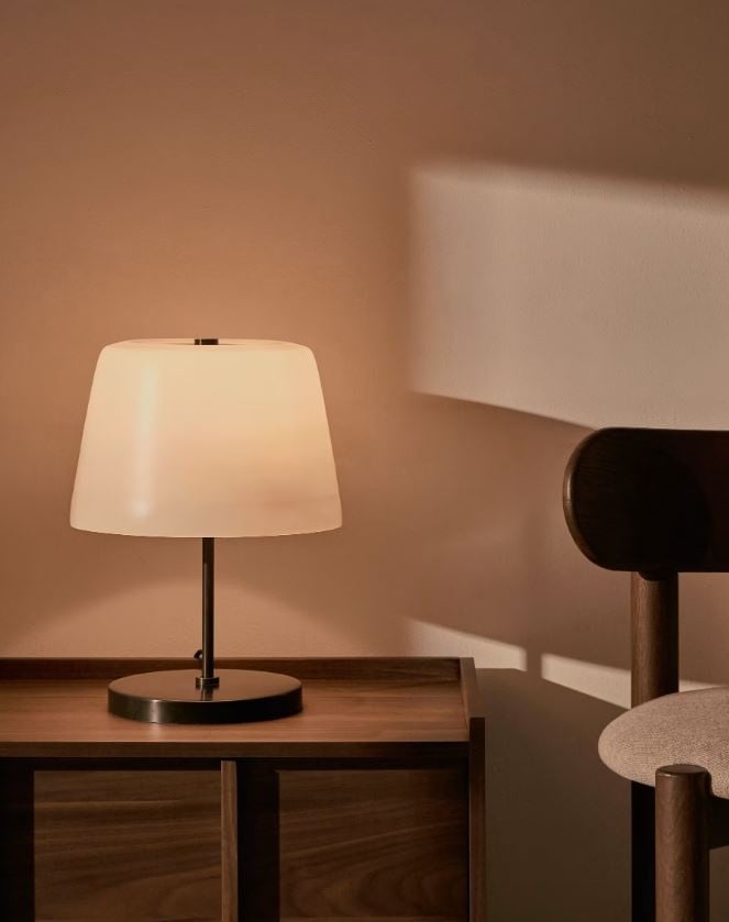 Veioza neagra/alba din metal 38 cm Nefar Kave Home