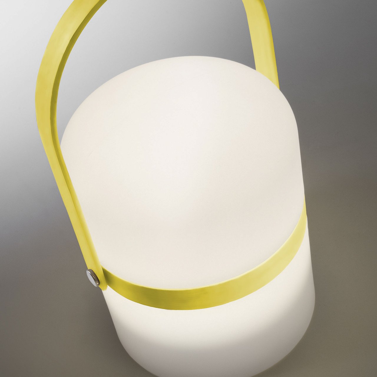 Veioza portabila galbena/alba din plastic cu USB 27 cm Ridley Kave Home