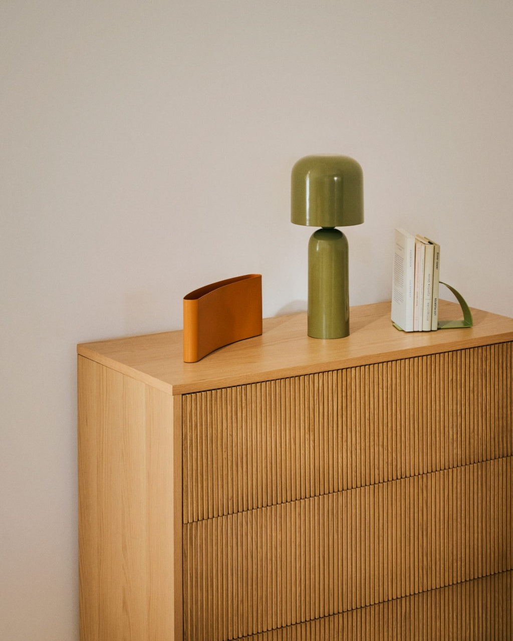 Veioza verde din metal 38 cm Monze Kave Home