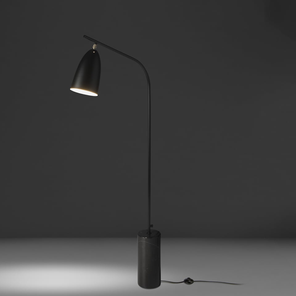 Lampadar din Marmura Neagra si Otel Negru Angel Cerda