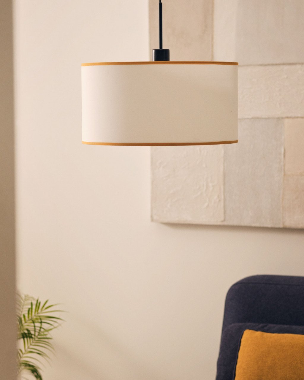 Abajur alb/galben din textil Binisalem Kave Home