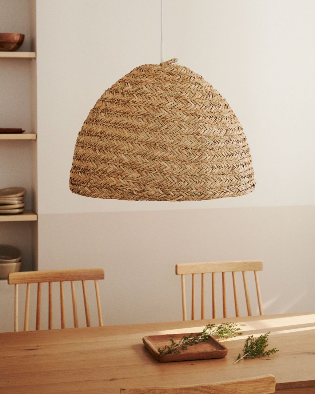 Abajur maro din fibre naturale Fonteta Round Kave Home
