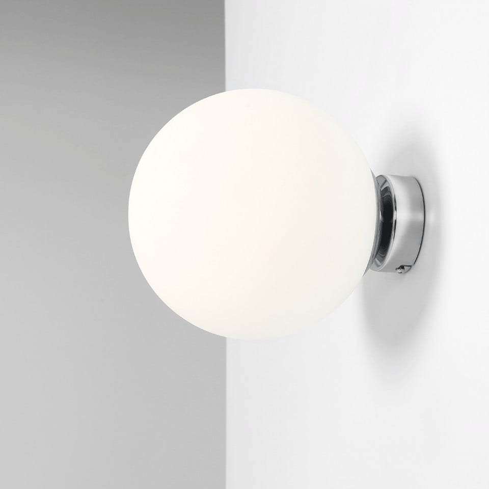 Aplica alba/argintie din sticla Ball M Aldex