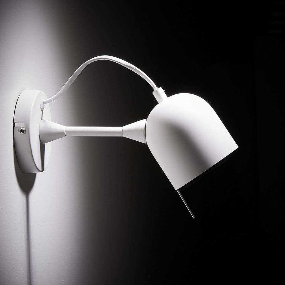 Aplica alba din metal Lucilla Kave Home