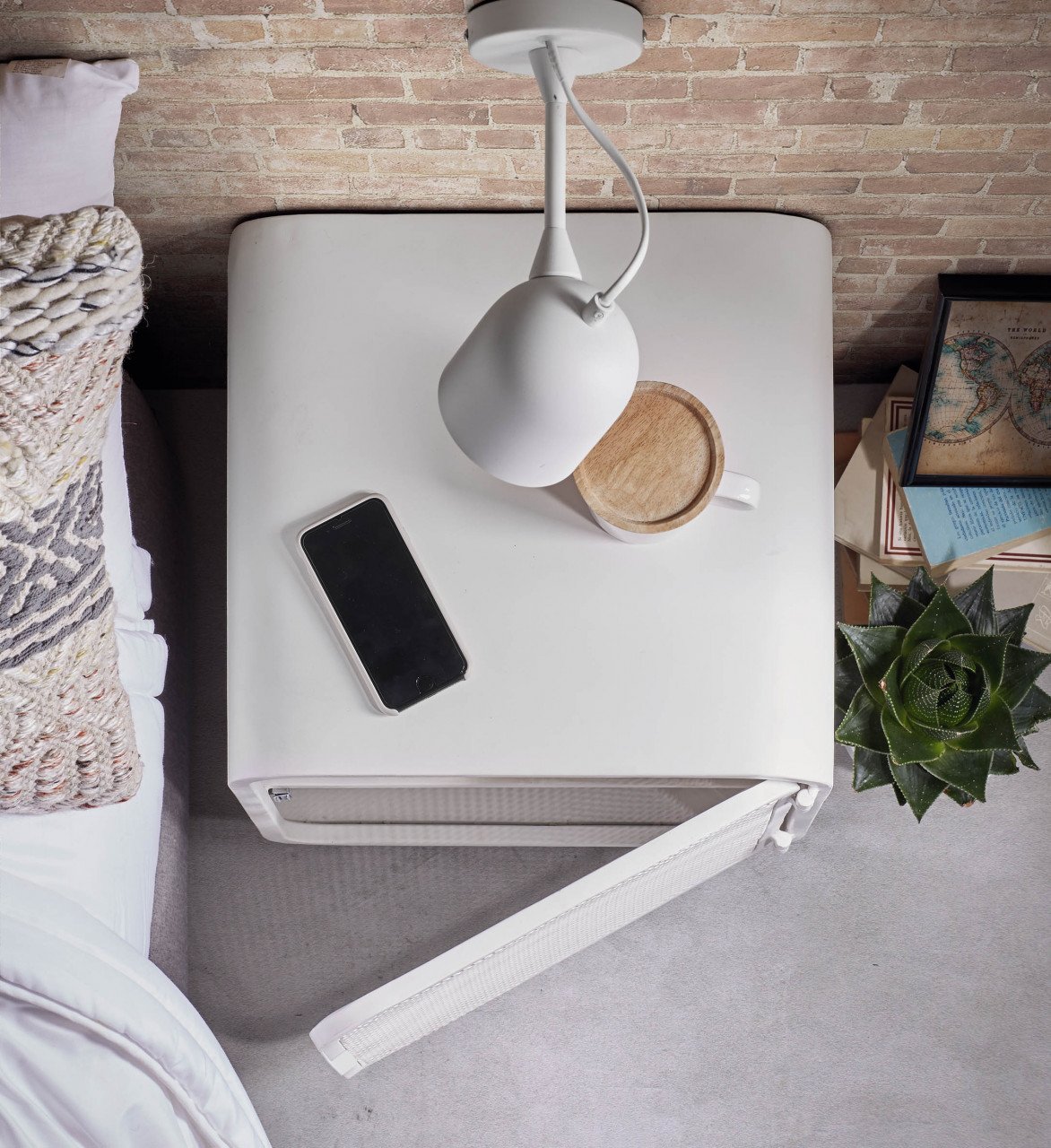 Aplica alba din metal Lucilla Kave Home