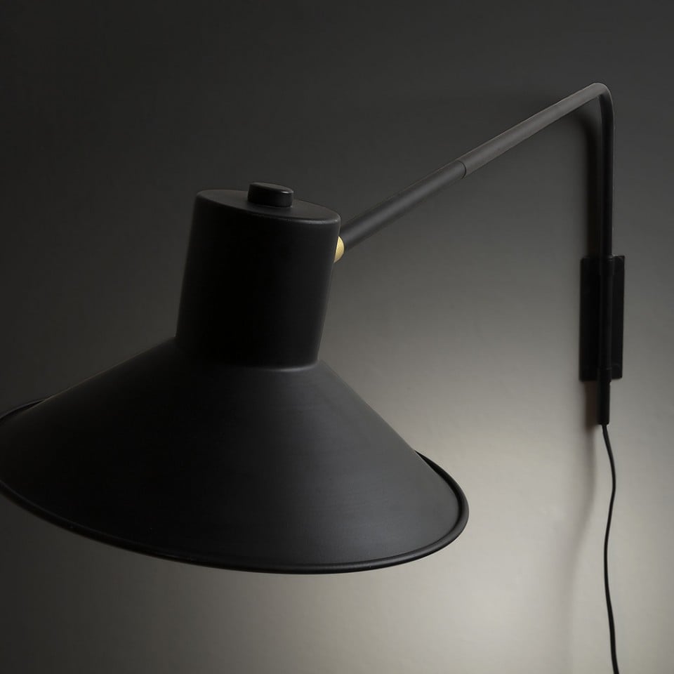 Aplica neagra din metal Aria Kave Home