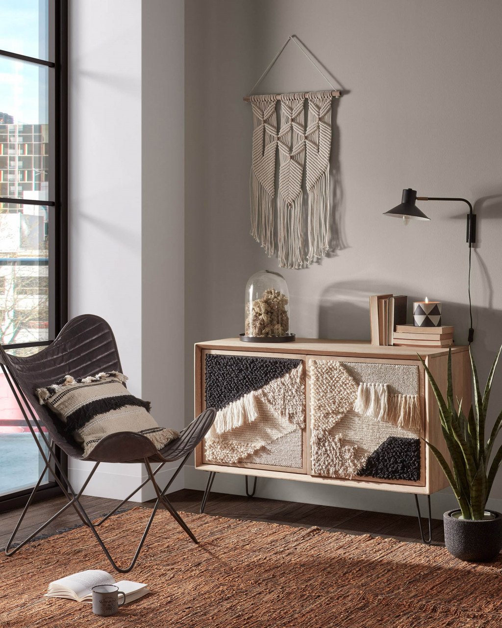 Aplica neagra din metal Aria Kave Home