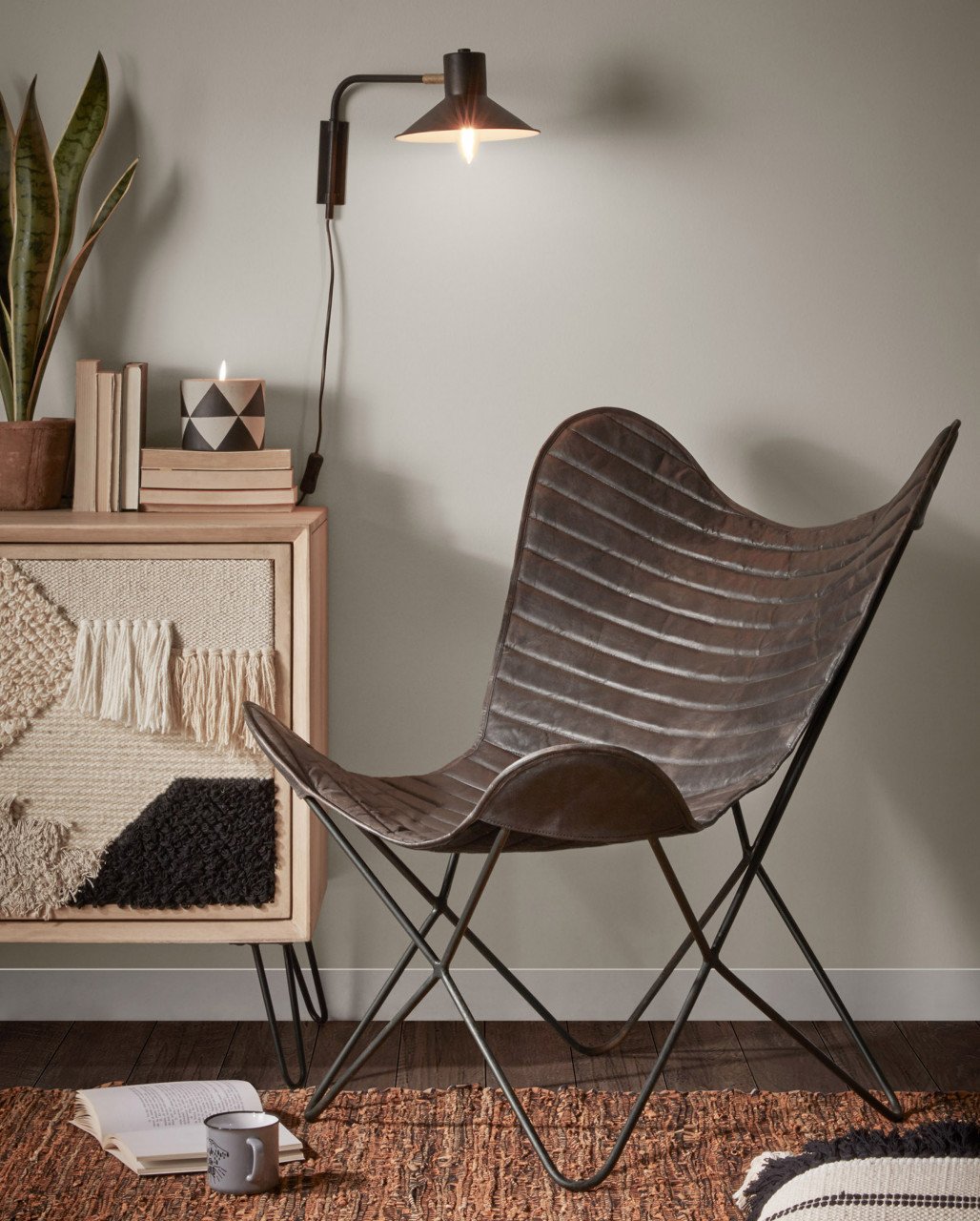 Aplica neagra din metal Aria Kave Home