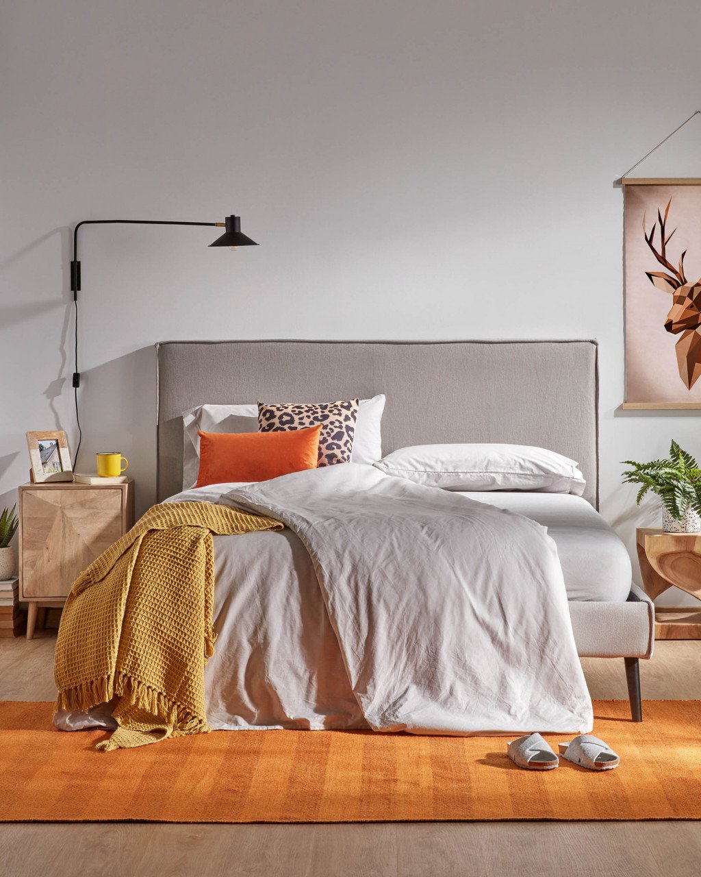 Aplica neagra din metal Aria Kave Home