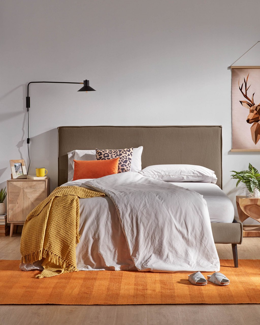 Aplica neagra din metal Aria Kave Home