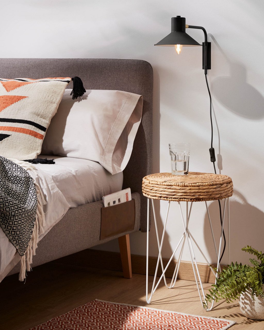 Aplica neagra din metal Aria Small Kave Home