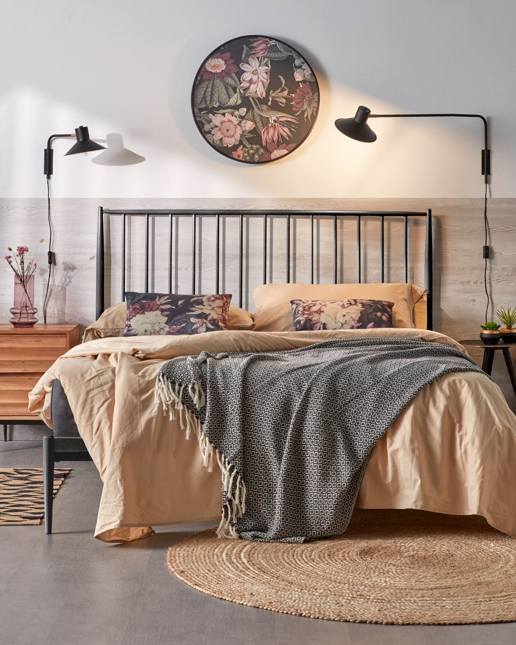 Aplica neagra din metal Aria Small Kave Home