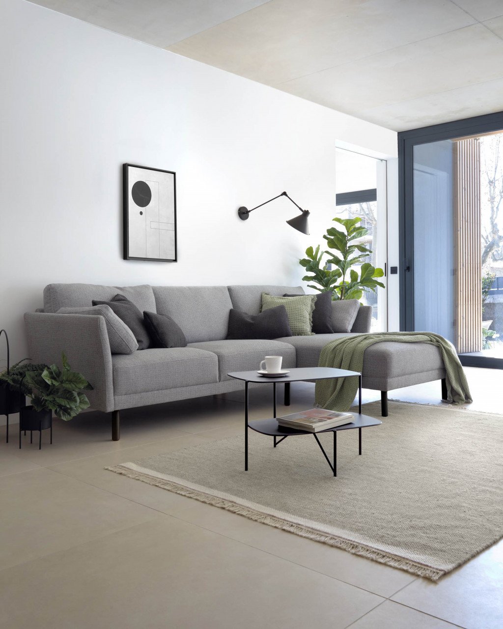 Aplica neagra din metal Dione Kave Home