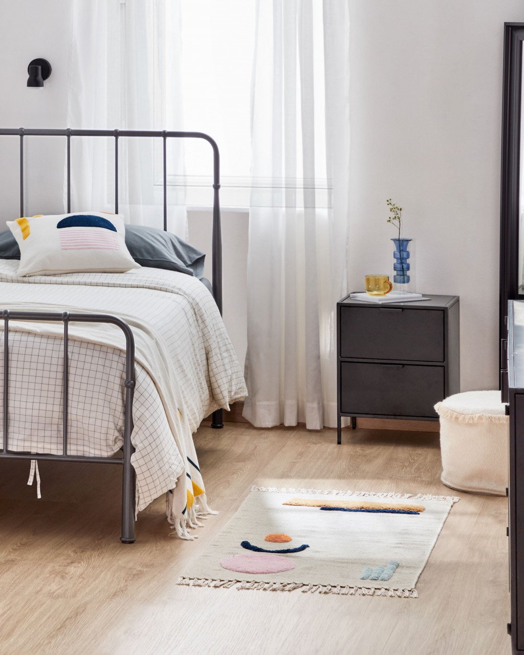 Aplica neagra din metal Tehila Kave Home