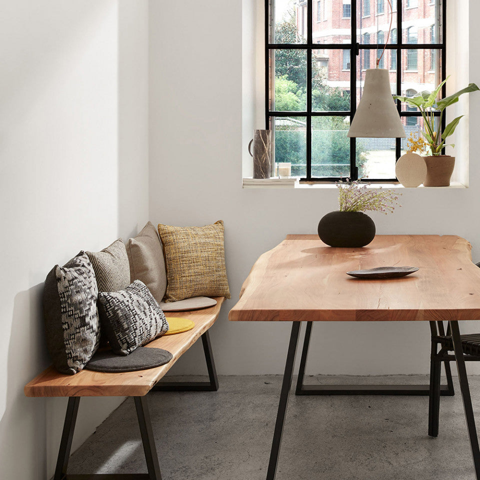Bancheta maro/neagra din lemn 160 cm Alaia Kave Home