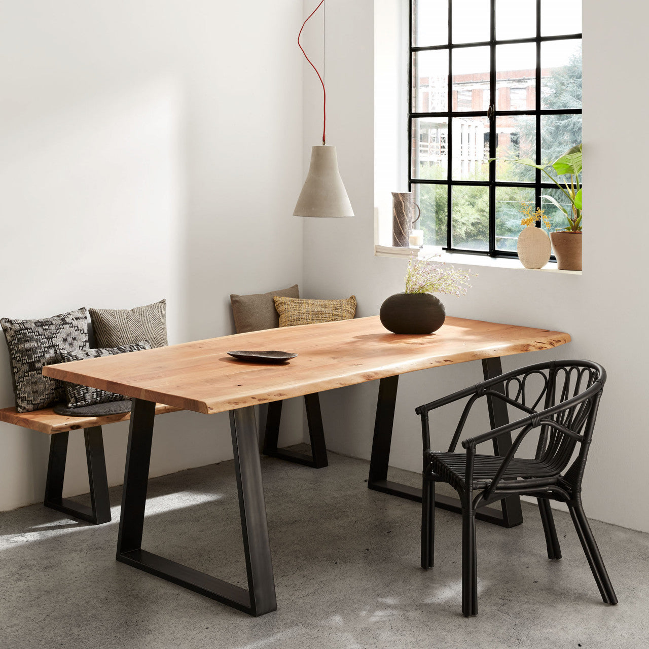 Bancheta maro/neagra din lemn 160 cm Alaia Kave Home