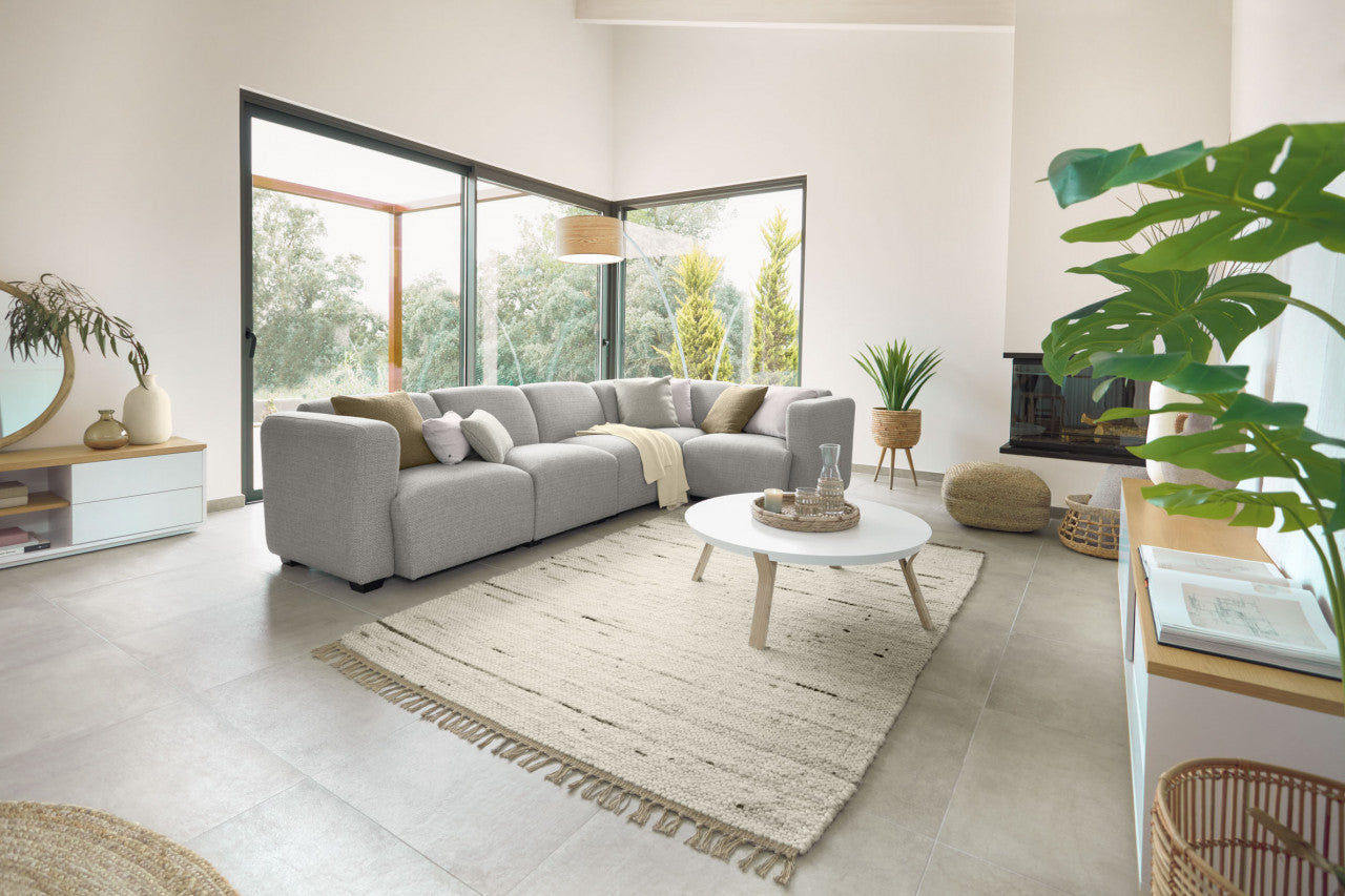 Comoda TV maro/alba din lemn 150 cm Abilen Kave Home