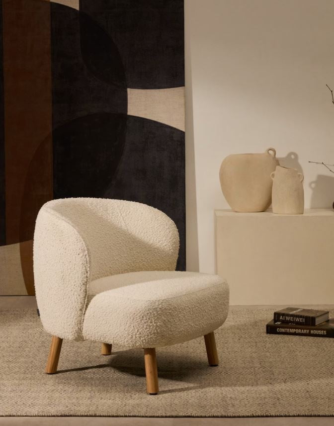 Fotoliu alb din textil Ulit Boucle Kave Home