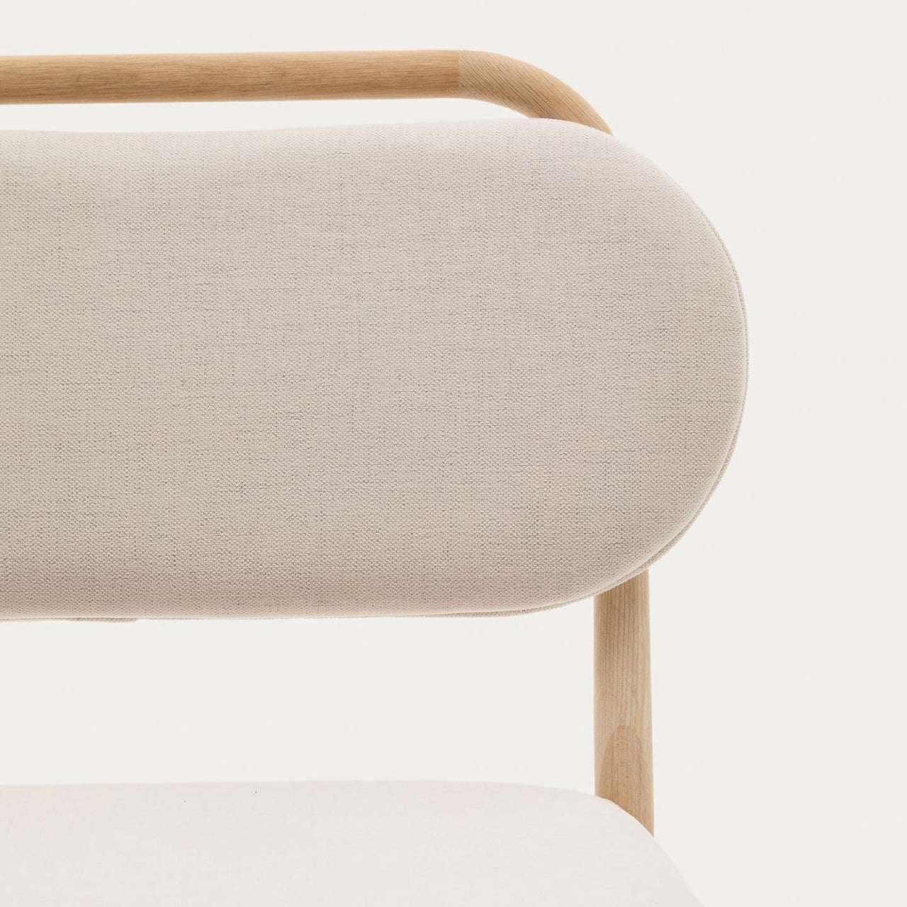 Fotoliu bej din textil Helda Kave Home
