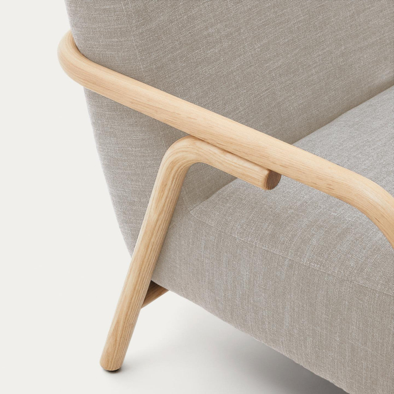 Fotoliu bej din textil Sylo Kave Home