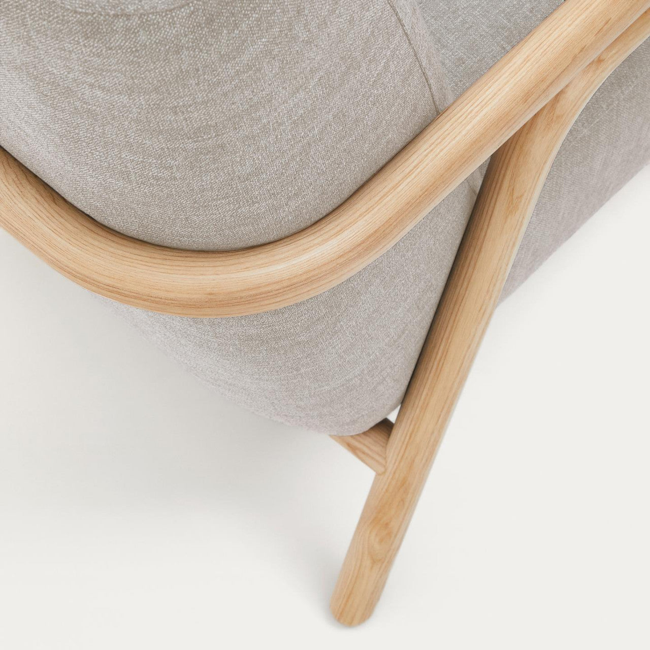 Fotoliu bej din textil Sylo Kave Home