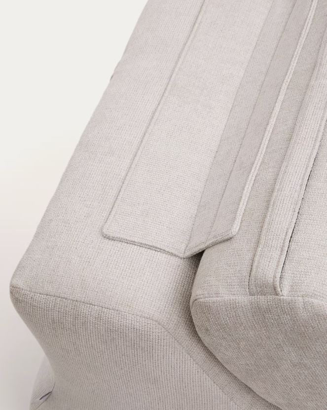 Fotoliu bej perlat din textil Club Chenille Kave Home