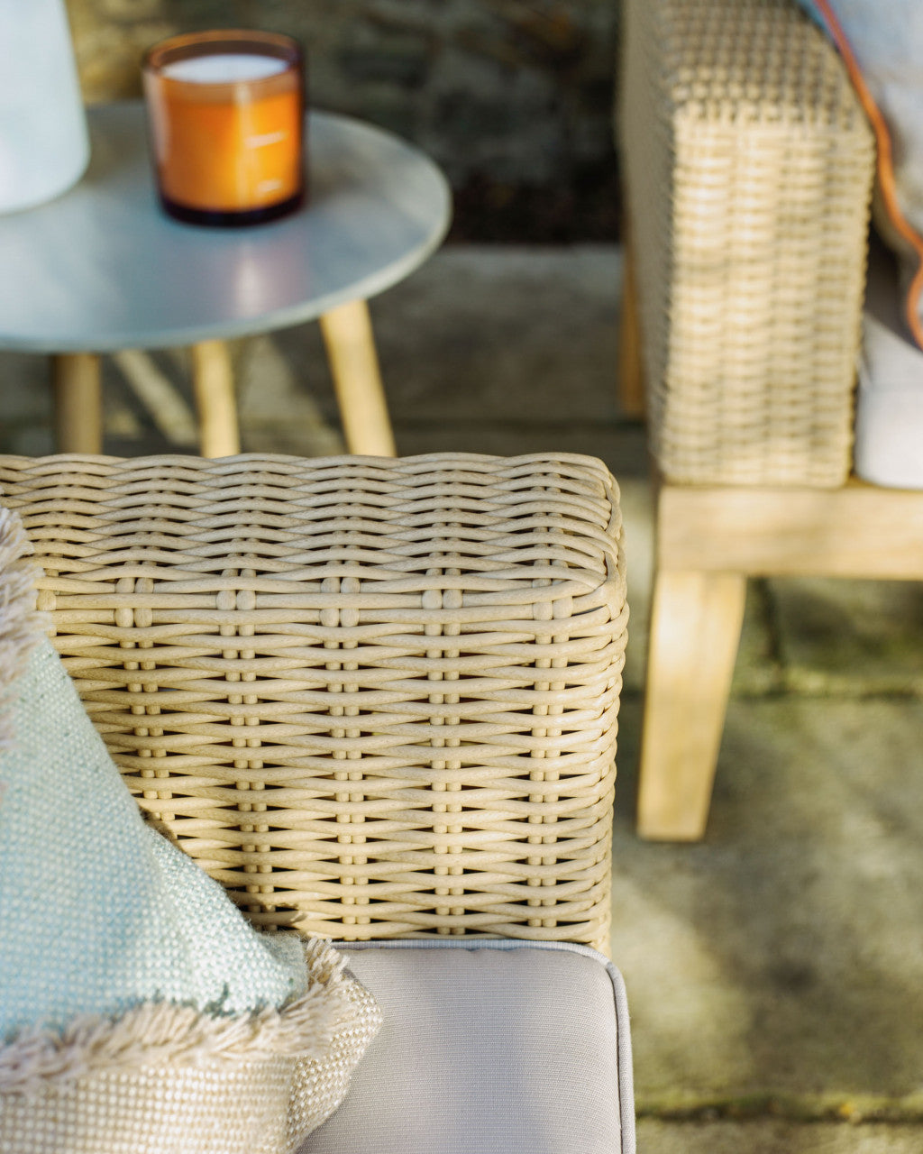 Fotoliu exterior maro din textil Giana Kave Home