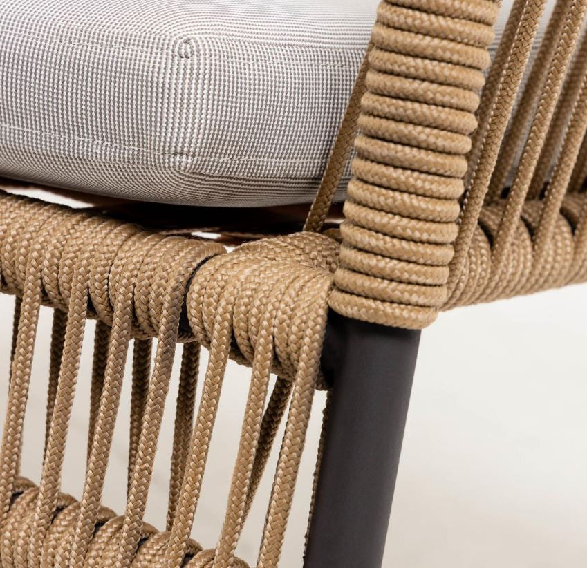 Fotoliu exterior maro din textil Samanta Kave Home