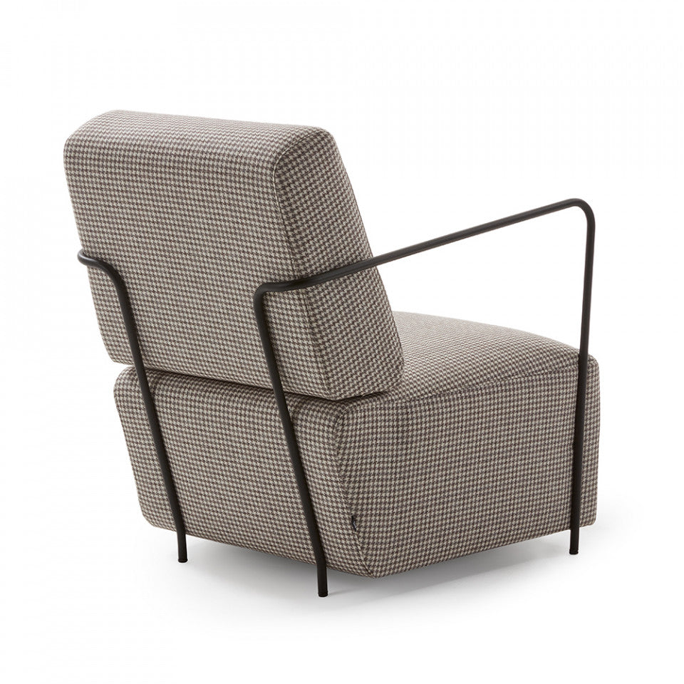 Fotoliu maro din textil Gamer Kave Home