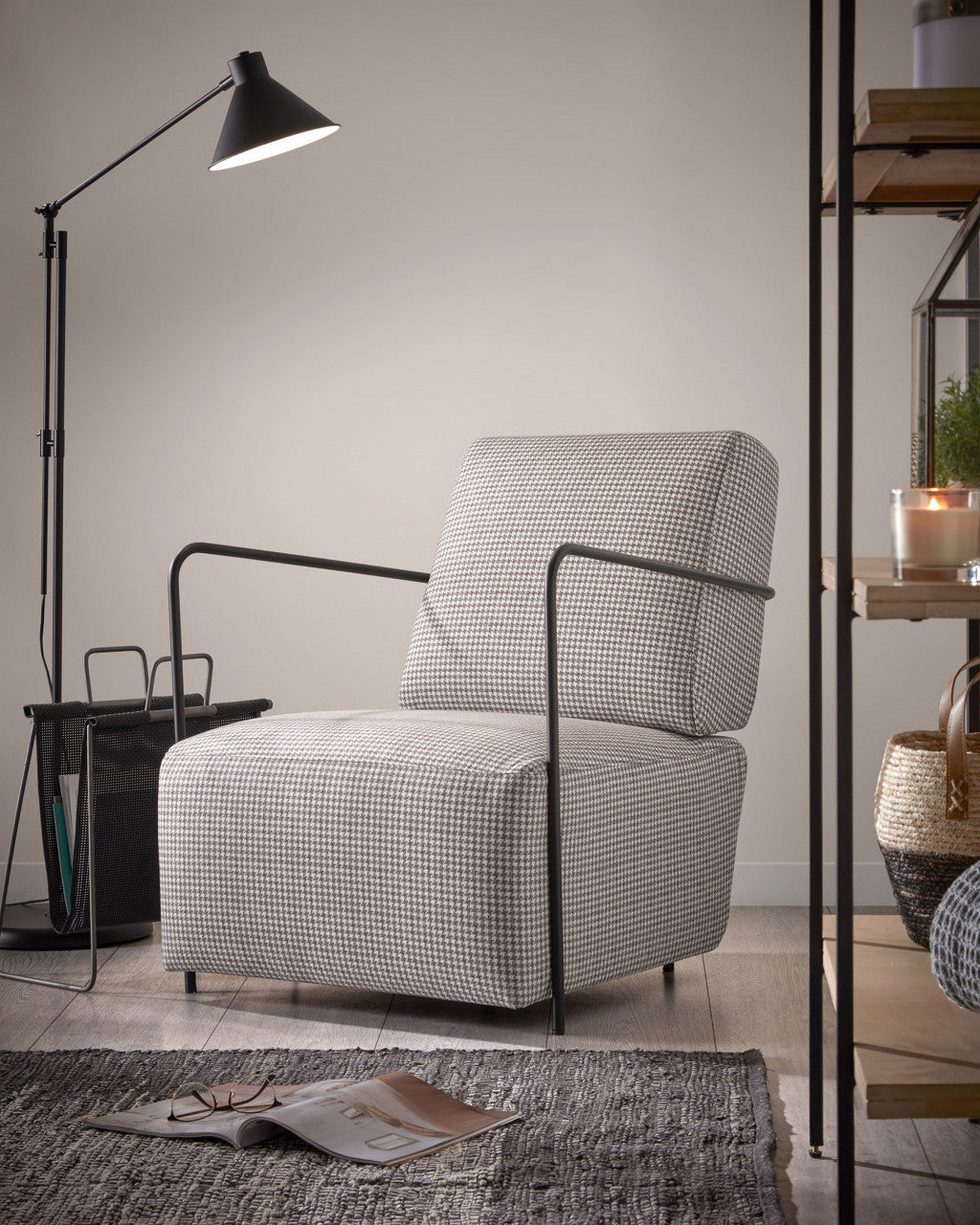Fotoliu maro din textil Gamer Kave Home
