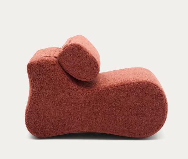 Fotoliu maro teracota din textil Club Boucle Kave Home