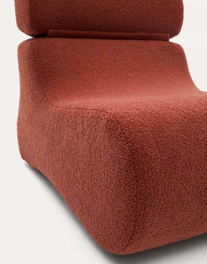 Fotoliu maro teracota din textil Club Boucle Kave Home