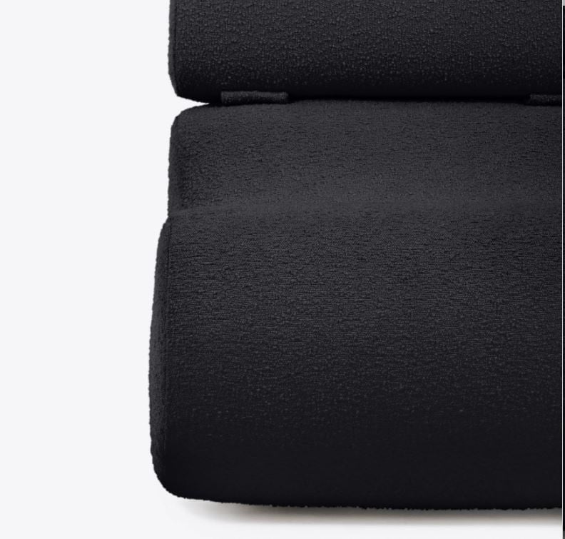 Fotoliu negru din textil Club Kave Home