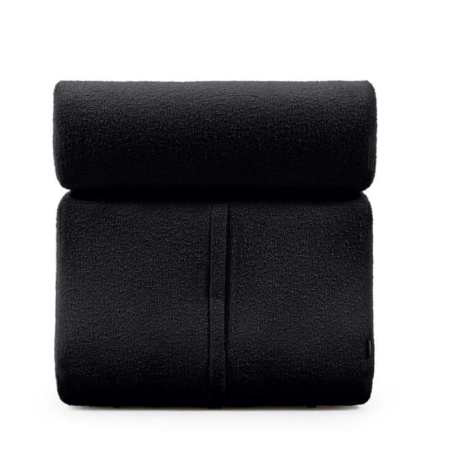 Fotoliu negru din textil Club Kave Home