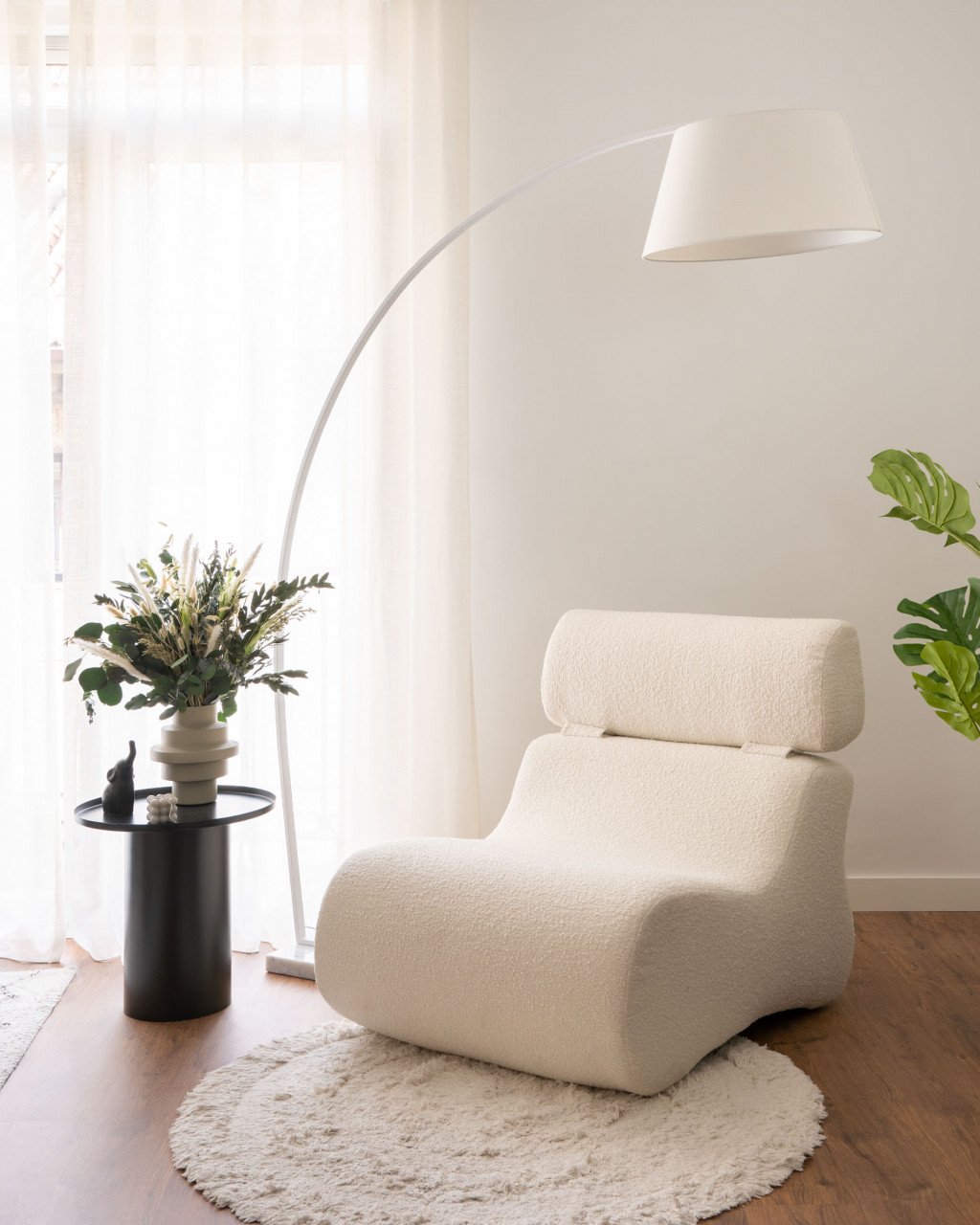 Lampadar alb din marmura 210 cm Juhe Kave Home