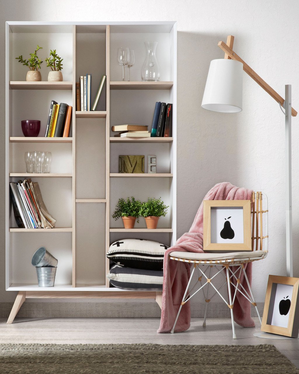 Lampadar alb/maro din metal 166 cm Kosta Kave Home