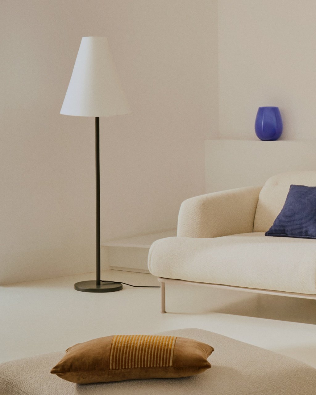 Lampadar alb/verde din metal 160 cm Navat Kave Home