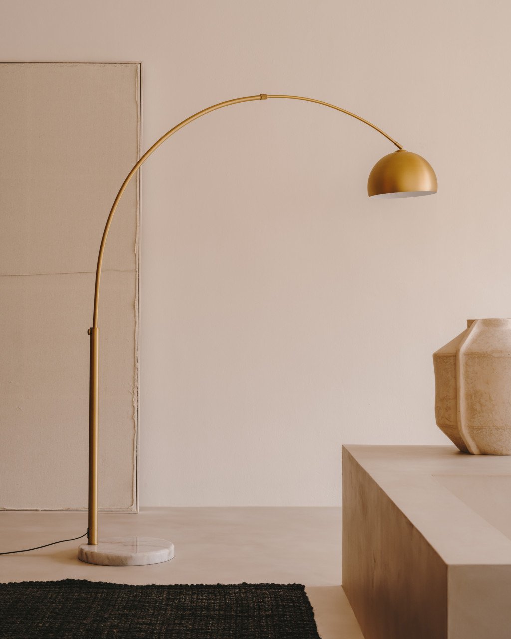 Lampadar auriu din metal 160 cm Madali Kave Home