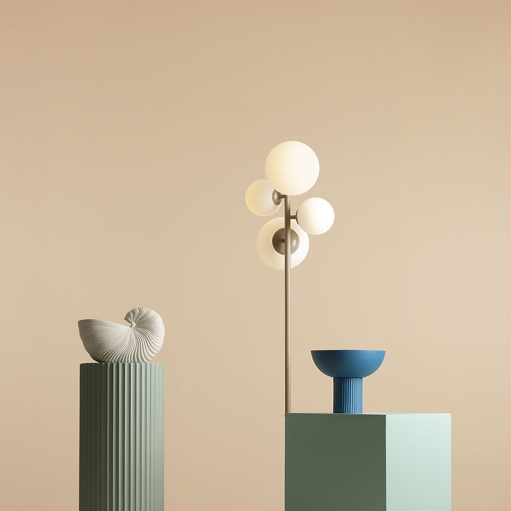 Lampadar bej din sticla cu 4 becuri 161 cm Bloom Aldex