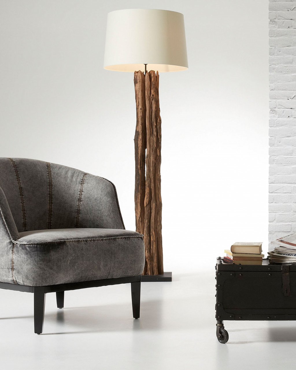 Lampadar maro/alb din lemn 175 cm Powell Kave Home