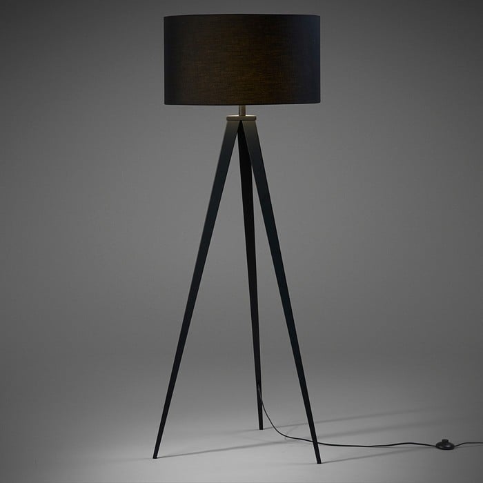 Lampadar negru din metal 157 cm Iguazu Kave Home