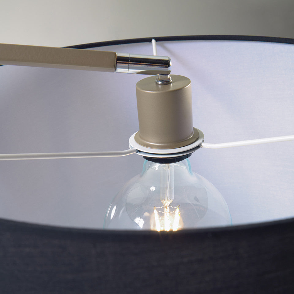 Lampadar negru din metal 210 cm Juhe Kave Home