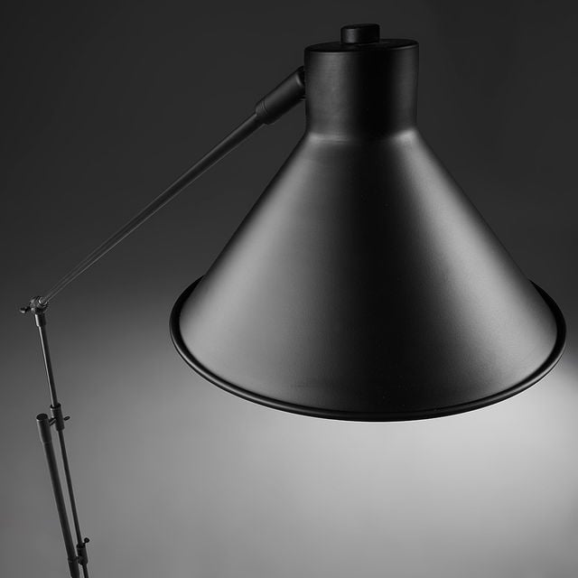 Lampadar negru din metal 220 cm Dione Kave Home