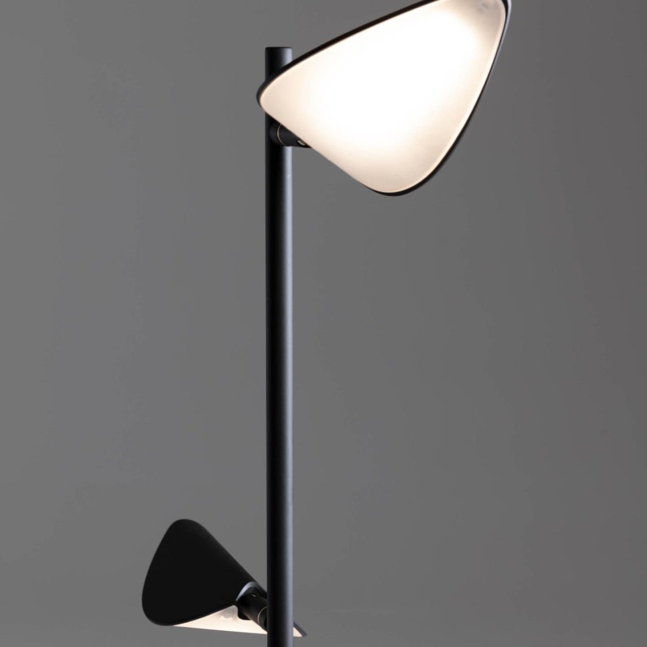 Lampadar negru din metal cu 2 becuri 150 cm Veleira Kave Home