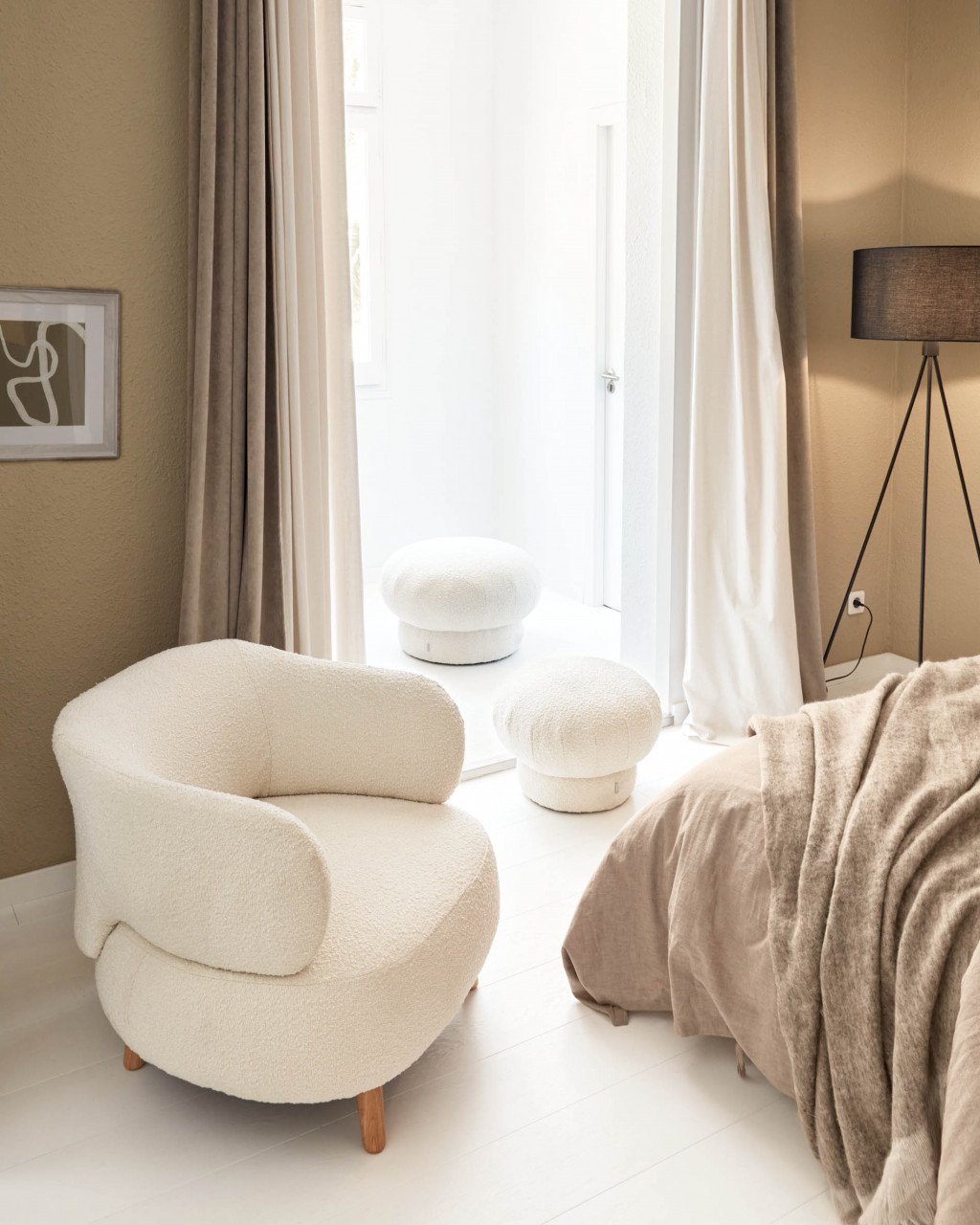 Lampadar negru din textil 160 cm Ikia Kave Home