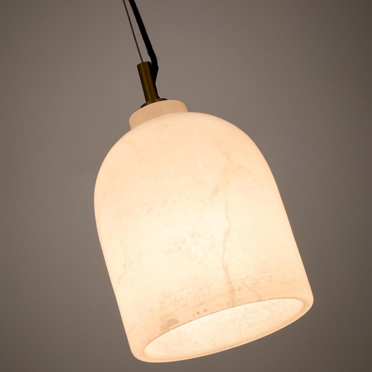 Lustra alba din metal Shenli Kave Home