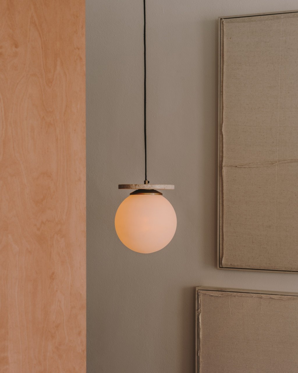 Lustra alba din sticla Malachi Kave Home