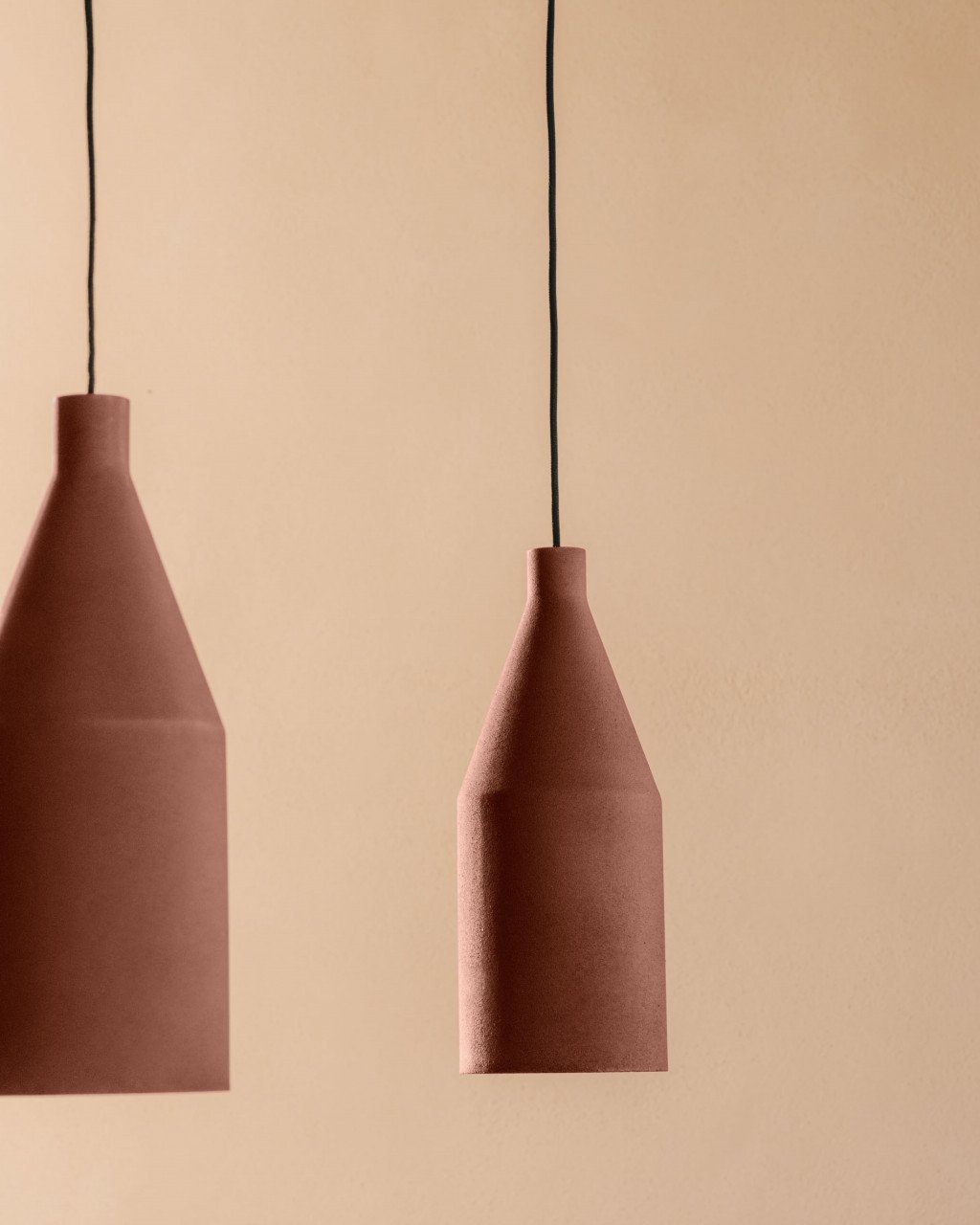 Lustra maro teracota din metal Peralta Kave Home